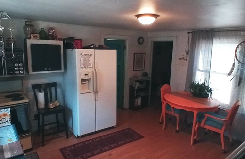Wellpinit Cabaña | Creek House 509: Quiet little cottage on the creek