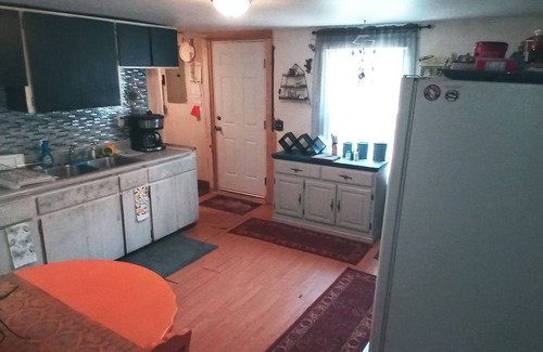 Wellpinit Cabaña | Creek House 509: Quiet little cottage on the creek