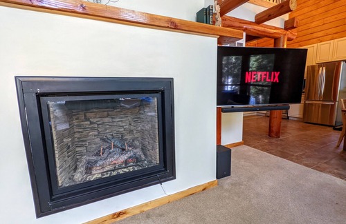 Downieville-Lawson-Dumont Cabina | Creek & Log Cabin near I-70, Sauna in the Forest