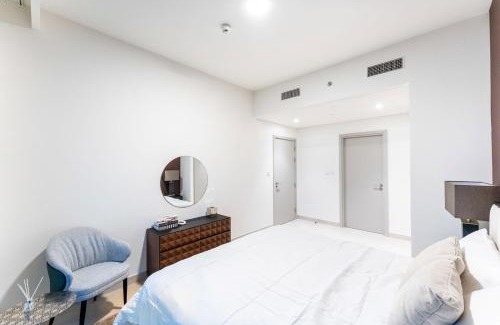 Madinat Zayed Apartamento | Creek palace residence by Hogar