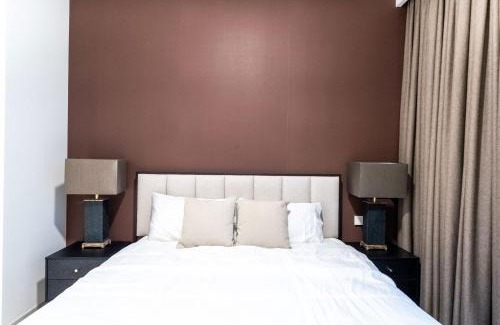 Madinat Zayed Apartamento | Creek palace residence by Hogar