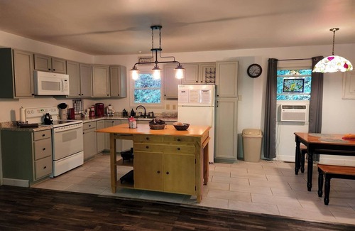 Banner Elk Cabaña | Creek Side Cottage in Valle Crucis