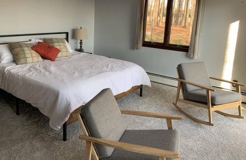 Conneaut Casa | Creek side retreat and breathtaking views! Moments from hunting and fishing!