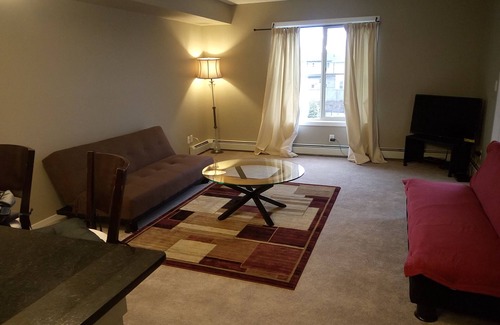 Southwest Edmonton Apartamento | Creek Wood Landing