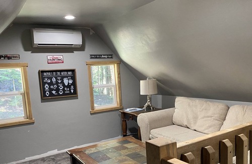 Fish Camp Casa | Creekfront Loggers Cabin