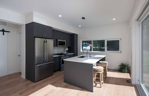 Hailey Casa | Creekside 2-bedroom cottage mid-valley