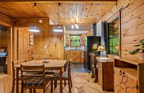 Rocky Grove Cabina | Creekside~7 min to the park~20 min to Gatlinburg