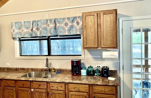 Newnata Cabina | Creekside accommodations near Mt. View - Pet Friendly and a kids paradise