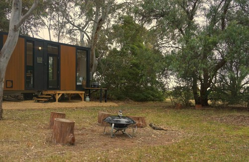 Willunga South Casa | Creekside at Peasant Farm by Tiny Away
