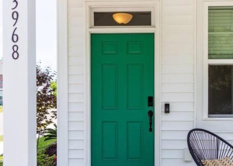 North Charleston Casa | Creekside Bungalow - 4 mi to downtown Charleston
