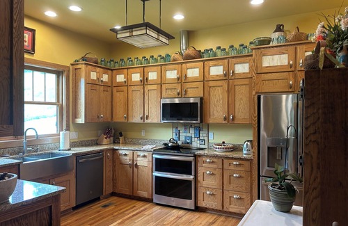 Beechgrove Casa | Creekside Bungalow : peaceful, country Also Checkout Papaw's Place