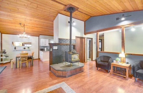 Downieville-Lawson-Dumont Cabina | Creekside Cabin: Easy Access to i-70 & Slopes!