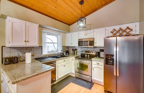 Downieville-Lawson-Dumont Cabina | Creekside Cabin: Easy Access to i-70 & Slopes!