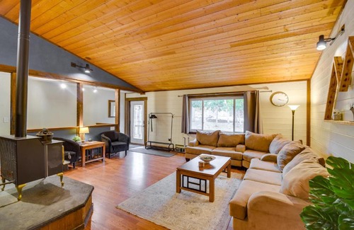 Downieville-Lawson-Dumont Casa | Creekside Cabin Easy Access to i-70 and Slopes!