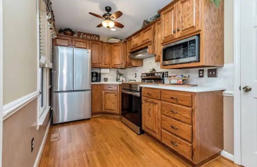 Millers Creek Cabina | Creekside Cabin near Blue Ridge Parkway