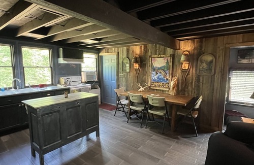 Hillsgrove Cabina | Creekside Cabin on Loyalsock Creek