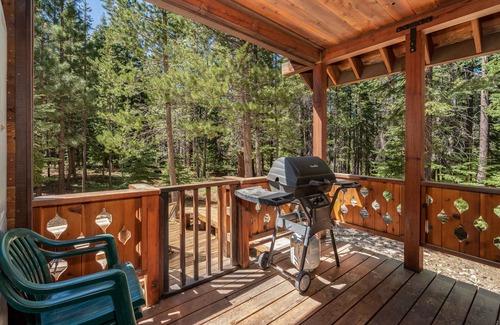 Truckee Casa | Creekside Cabin on St. Bernard by Tahoe Mountain Properties