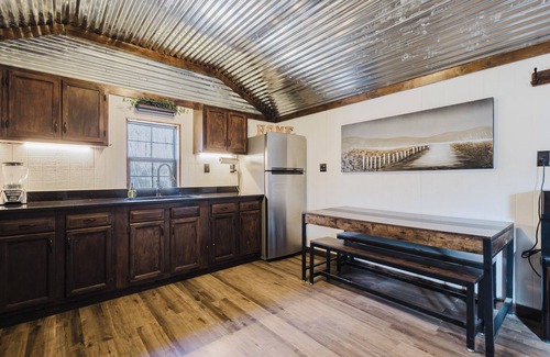 Stanton Cabina | CREEKSIDE CABIN