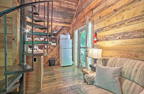 Barnardsville Casa | Creekside Cabin with Deck in Pisgah Forest!