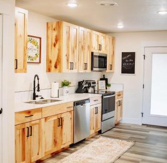 McCammon Casa | Creekside Cabins Hickory Stay w views near Lava