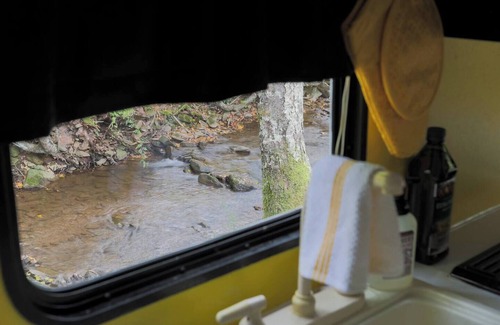 Dailey Casa | Creekside Camper/Mountain Hiking/National Forest!