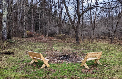 Red Creek Casa | Creekside Canaan Cabin - close to trails, no pet fee!