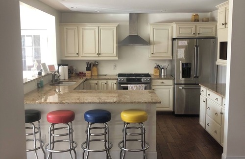 Chichester Casa | RETIRO DE LAS MONTAÑAS DE CATSKILL CON FRONTAGE CREEK.