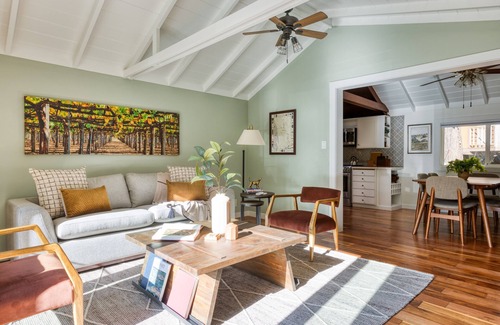 Healdsburg Cabaña | Creekside Cottage and Bungalow. Cozy, pet friendly, close to town. Sleeps 6