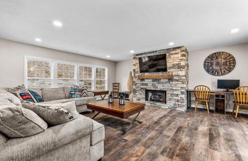 Lake Lure Casa | Creekside Cottage