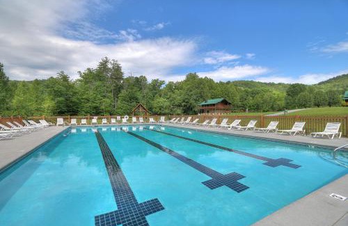 Gatlinburg - Pigeon Forge Casa | Creekside Cottage
