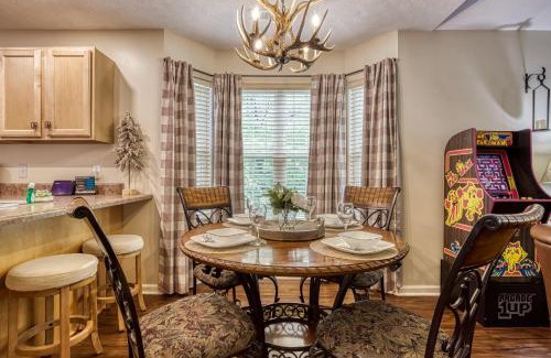 Gatlinburg - Pigeon Forge Casa | Creekside Cottage