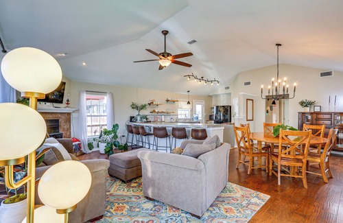 Belton Casa | Creekside Cottage w/ Deck & Hot Tub in Belton