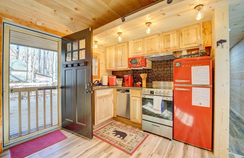 Canton Cabina | Creekside Cottage w/ hot tub, fire pit, fishing
