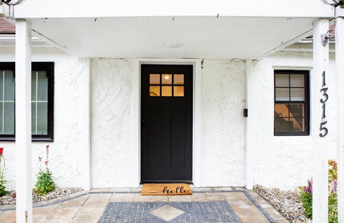 Birdsboro Casa | Creekside Cottage con hermoso patio !!