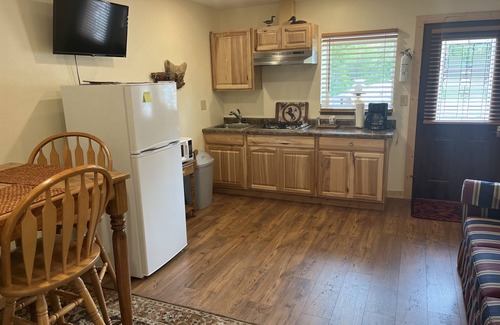 Buffalo Casa | Creekside Downtown ADULTS ONLY Group Stay, CITY, STATE APPROVED