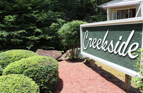 Franklin Casa | Creekside Gated Golf Mtn Villa w/fast wifi & paved