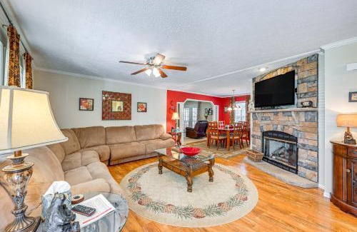 Topton Casa | Creekside Haven with Fire Pit Near Nantahala River