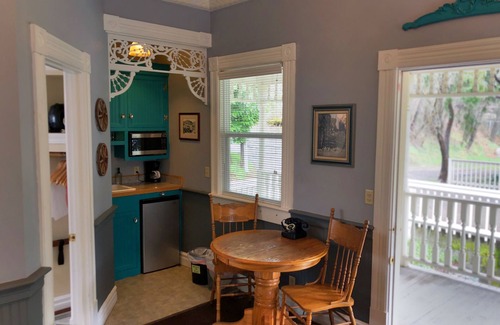 Nevada City Cabina | Creekside Hideaway
