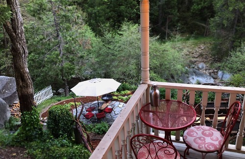 Nevada City Cabina | Creekside Hideaway