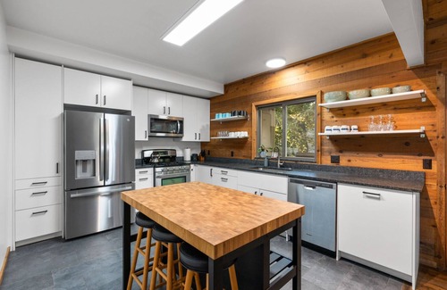 Mount Olympus Casa | Creekside Home with Hot Tub Near Ski Resorts