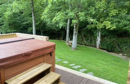 Burnsville Casa | Creekside home with hot tub within 30 mins to Asheville