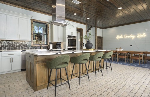 Pickens Cabina | Creekside Luxury with Pool, Sport Court, Game Room & Views