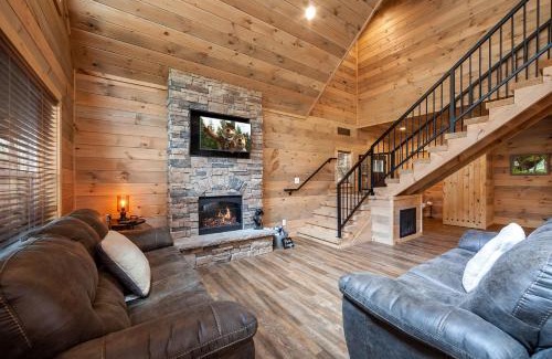 Chalet Village North Casa | Creekside Manor Too cabin