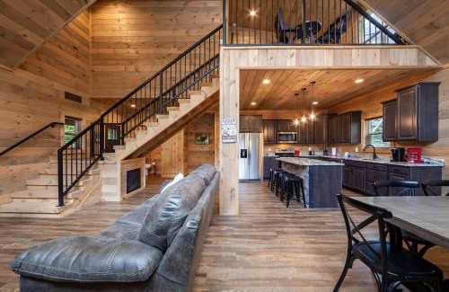 Chalet Village North Casa | Creekside Manor Too cabin