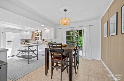 Rogers Cabaña | Rogers' Lake Retreat: Luxury, Pool & More