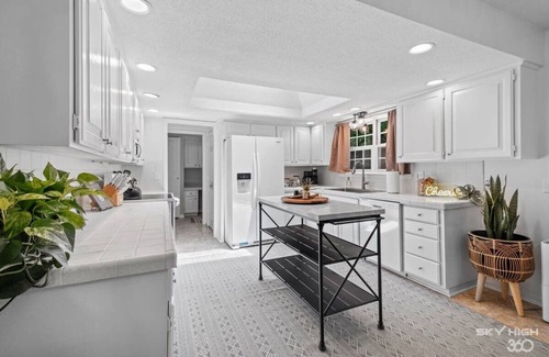 Rogers Cabaña | Rogers' Lake Retreat: Luxury, Pool & More
