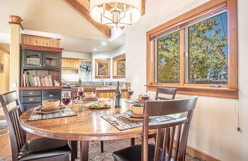 Hailey Casa | Creekside on Quigley - 3BD Private Home on trails + Hot Tub