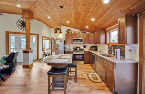 Wellsboro Casa | Creekside Retreat: Rail Trail Access Nearby!