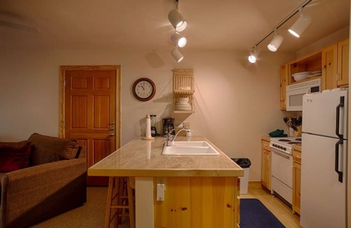 Driggs Condominio | Creekside Retreat: Cozy, Deck, Close to Grand Targhee