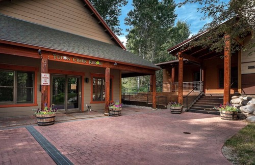 Driggs Condominio | Creekside Retreat: Cozy, Deck, Close to Grand Targhee